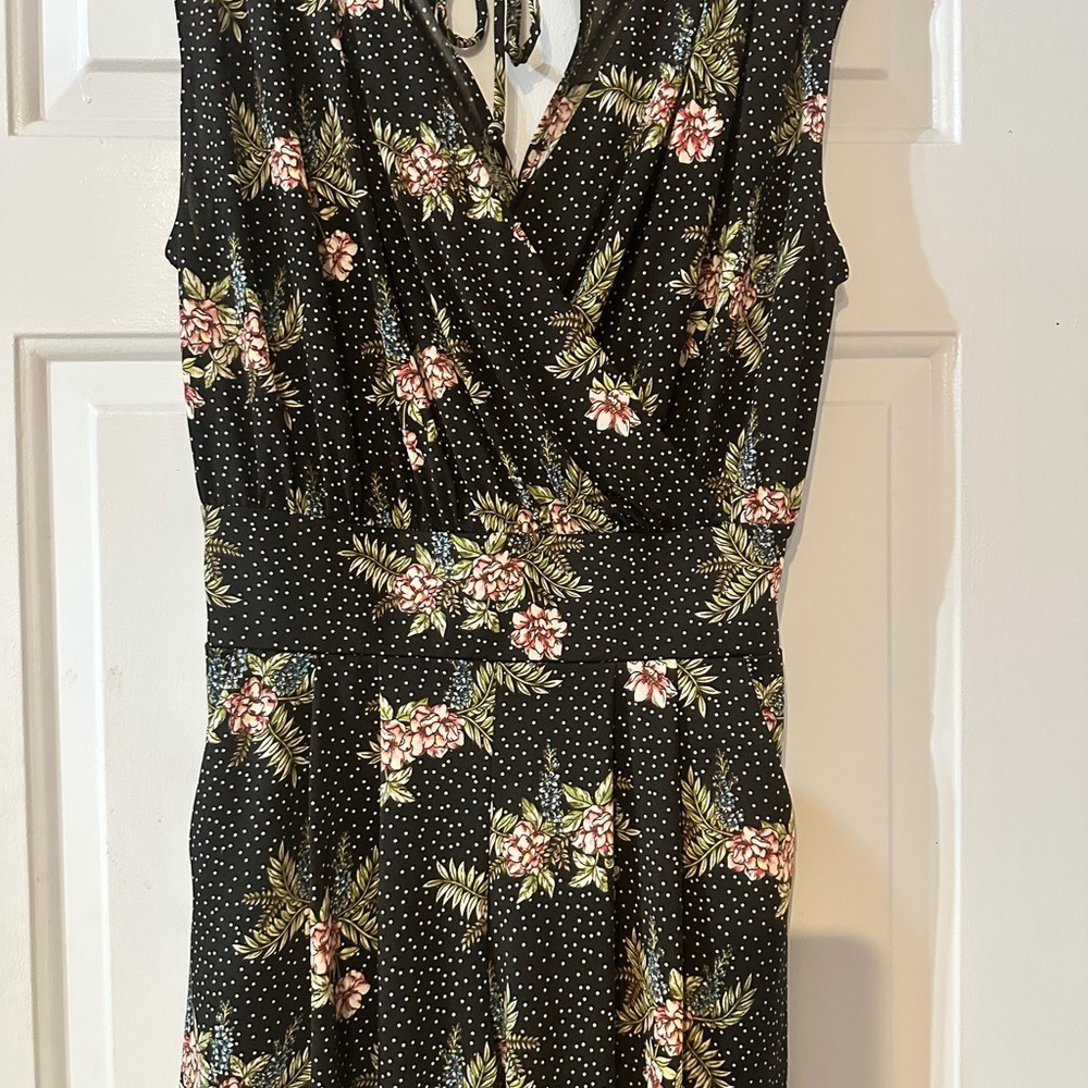 Cabi Runaround Black Floral Polka Dot Romper. Size Medium. - Picture 3 of 9